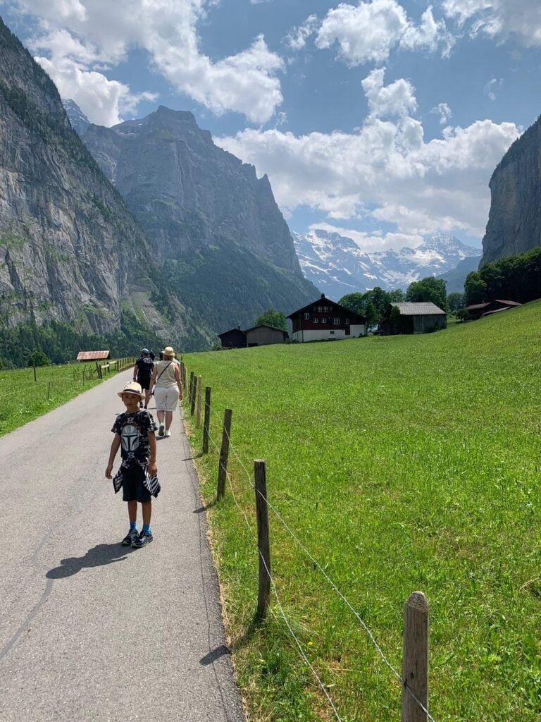 waterfall route walk wengen swiss